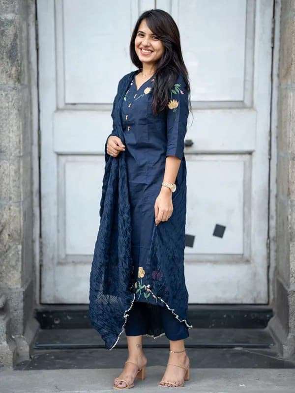 Pure Cotton Gota Lace Suit Set alternate view